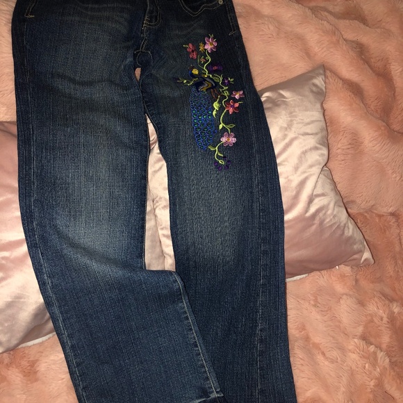 Womens Willie Smith bootcut jeans with peacock embroidered on them - Picture 1 of 7